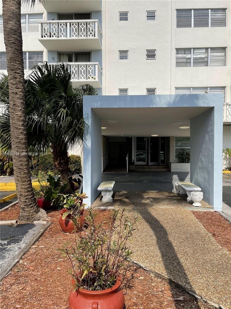 KEYSTONE HARBOR CLUB COND - Residential