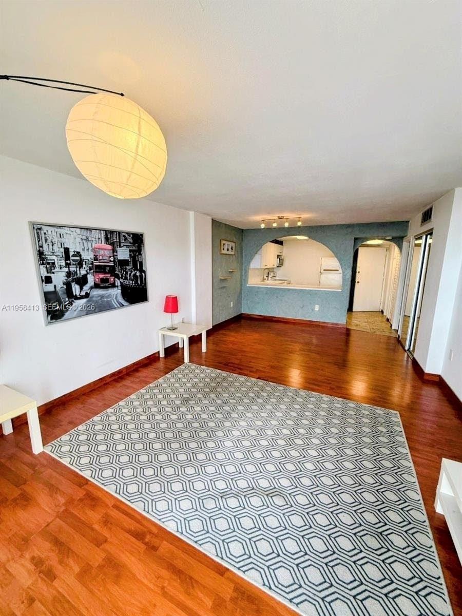 KEYSTONE HARBOR CLUB COND - Residential