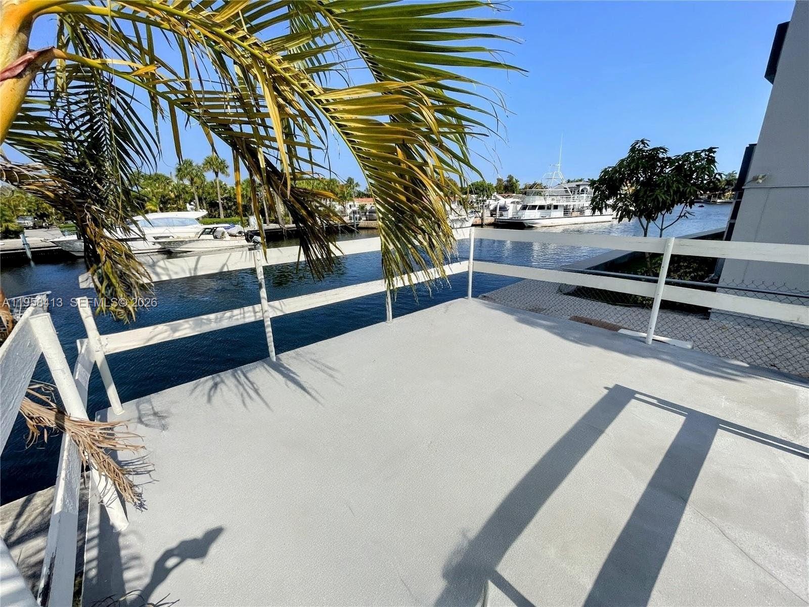 KEYSTONE HARBOR CLUB COND - Residential