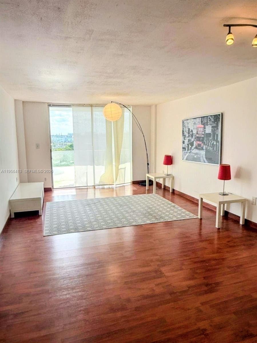 KEYSTONE HARBOR CLUB COND - Residential