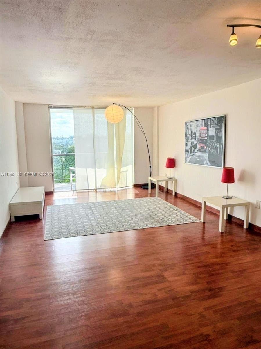 KEYSTONE HARBOR CLUB COND - Residential