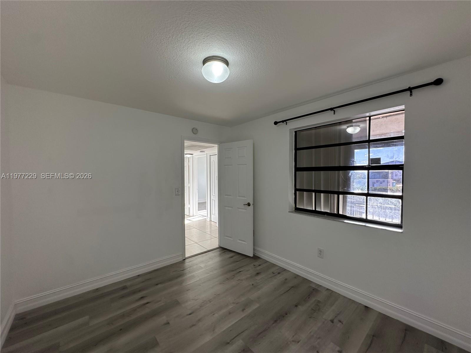 LAKESHORE CONDO 6 - Residential Lease