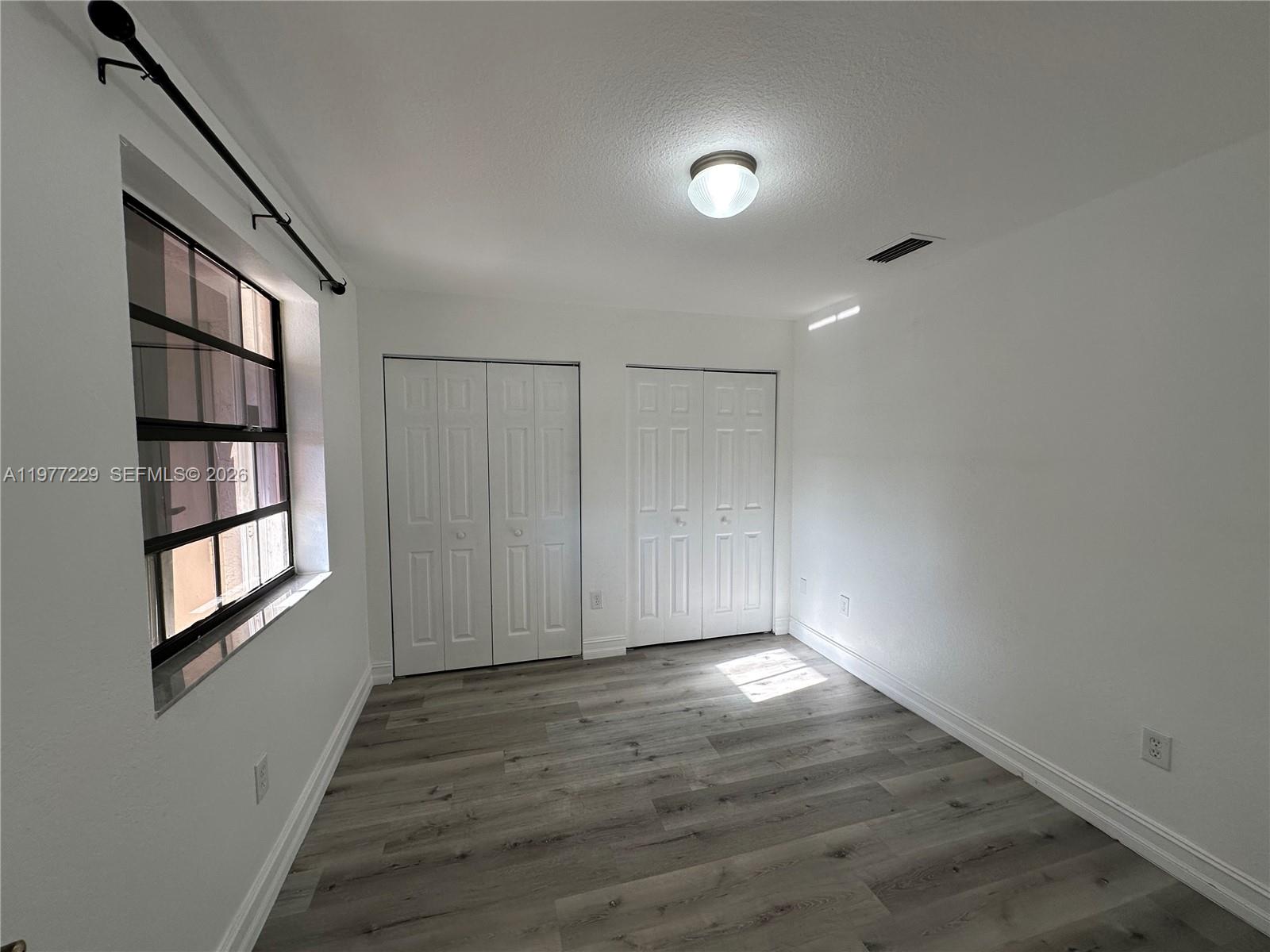 LAKESHORE CONDO 6 - Residential Lease