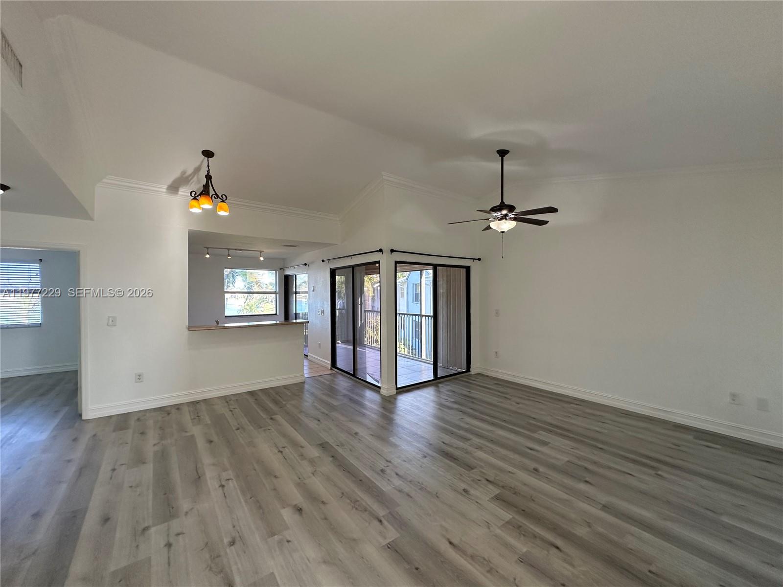 LAKESHORE CONDO 6 - Residential Lease