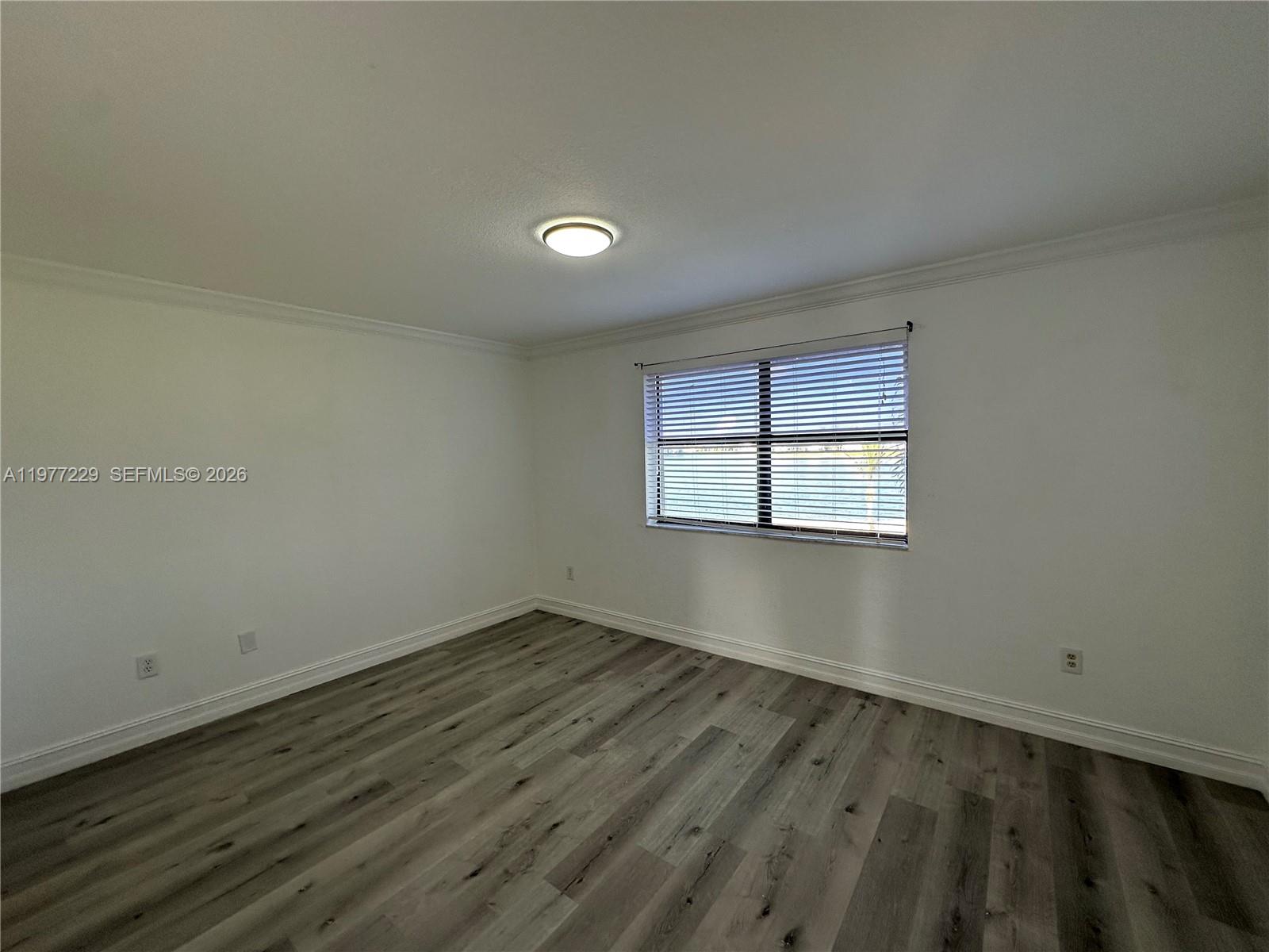 LAKESHORE CONDO 6 - Residential Lease