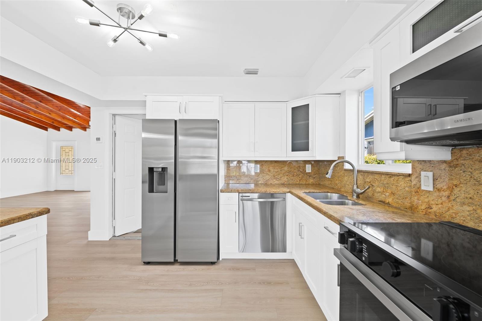 HOLLYWOOD HEIGHTS ADD SEC - Residential