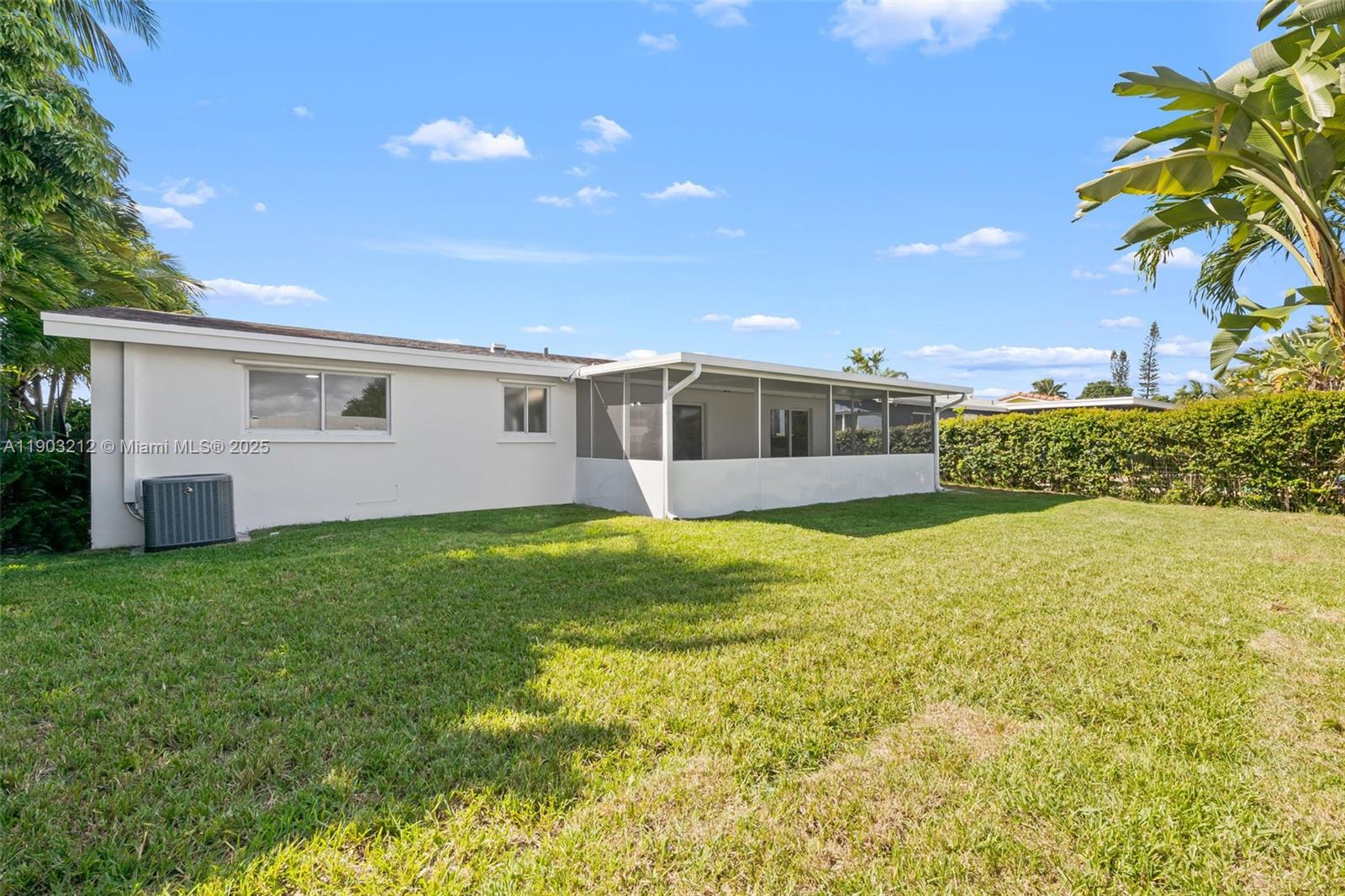 HOLLYWOOD HEIGHTS ADD SEC - Residential