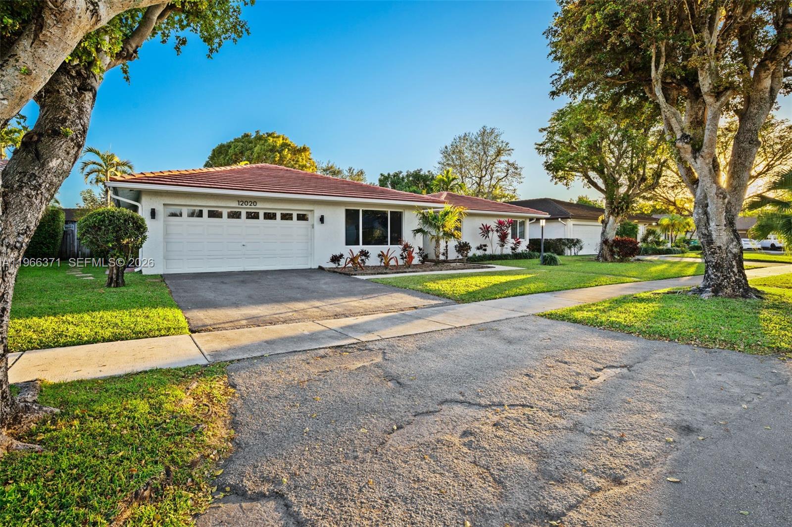 KENDALL PLACE - Residential