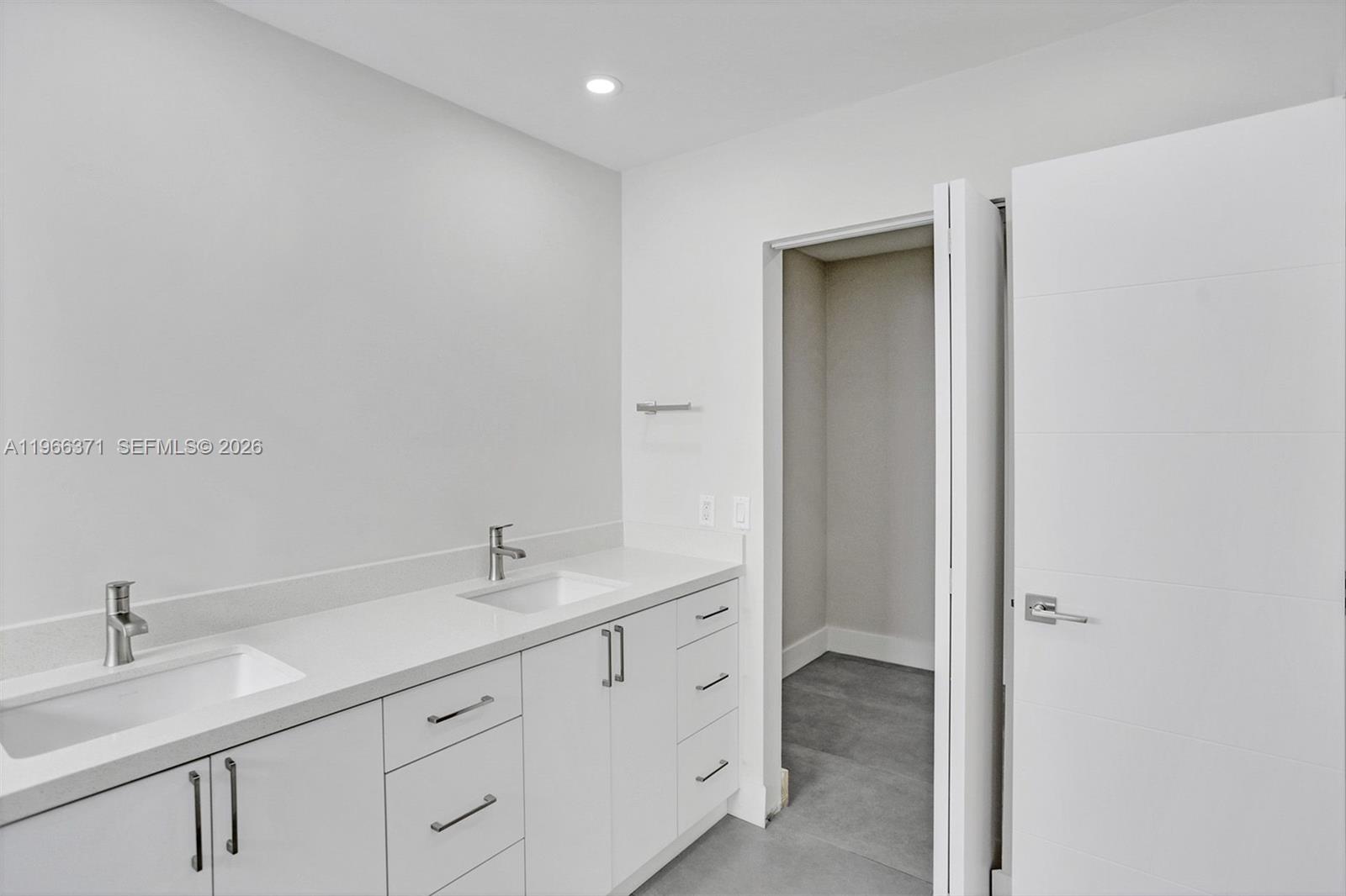 KENDALL PLACE - Residential