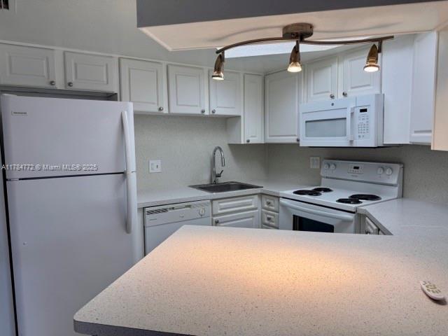 Rental Property at 8225 Lake Dr 306, Doral, Miami-Dade County, Florida - Bedrooms: 2 
Bathrooms: 2  - $2,400 MO.