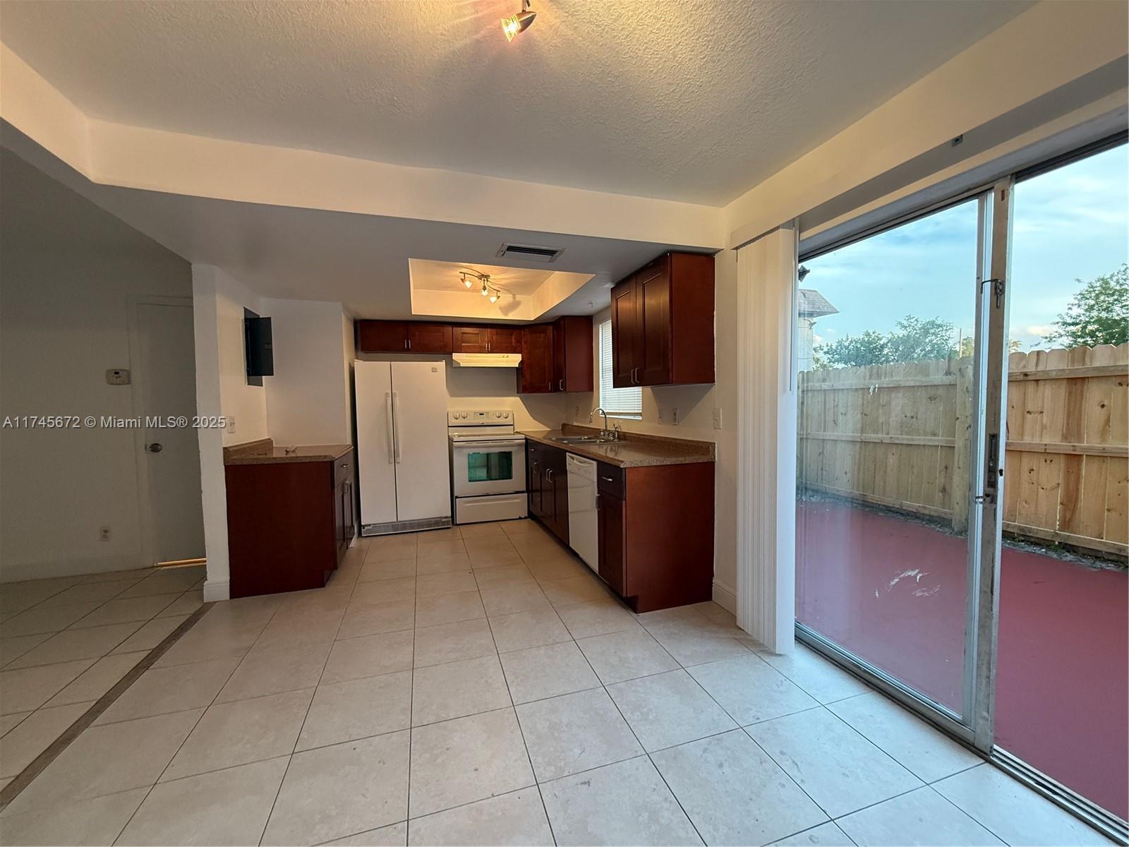 TAM OSHANTER GARDENS FAMI - Residential