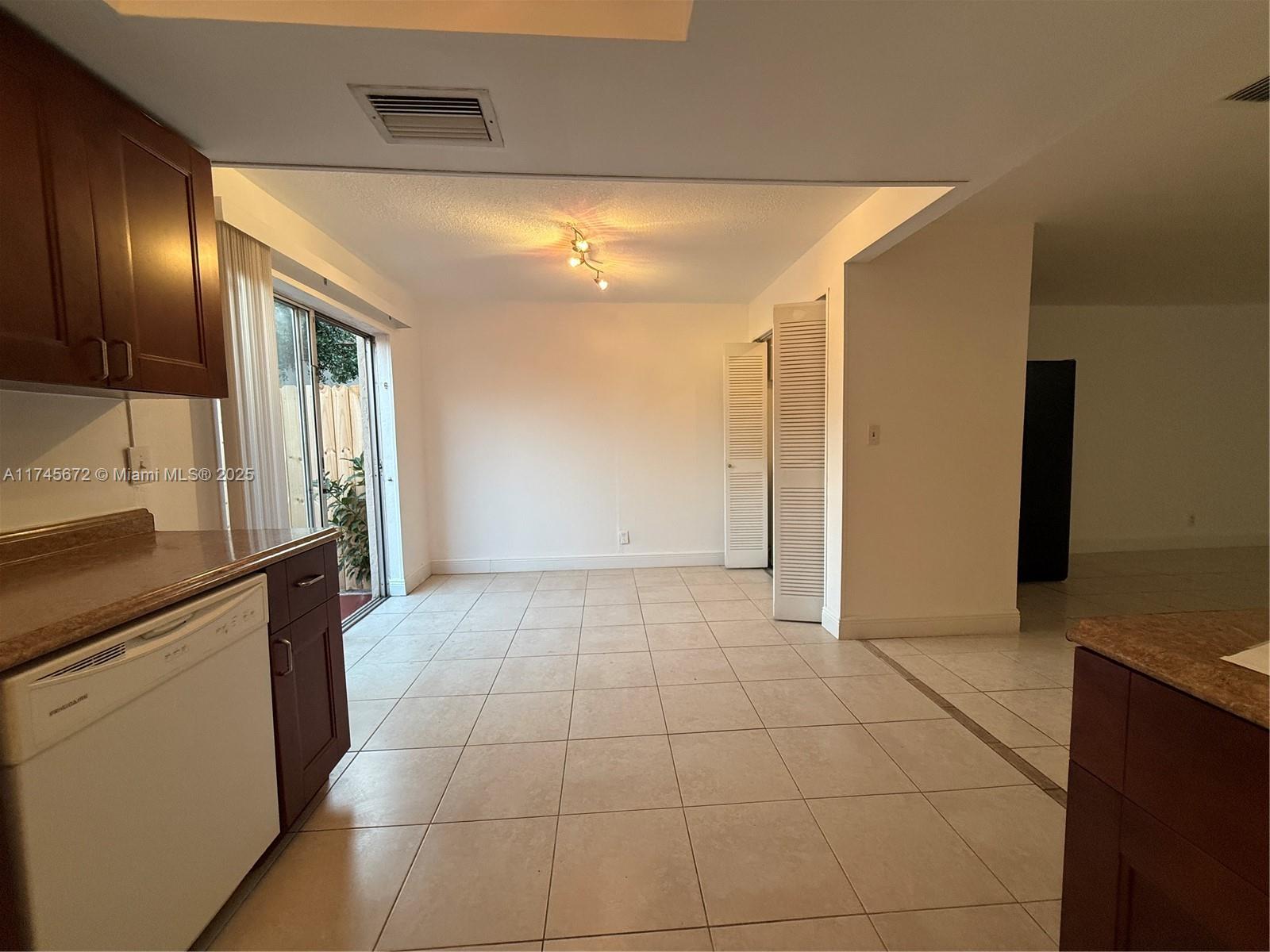 TAM OSHANTER GARDENS FAMI - Residential