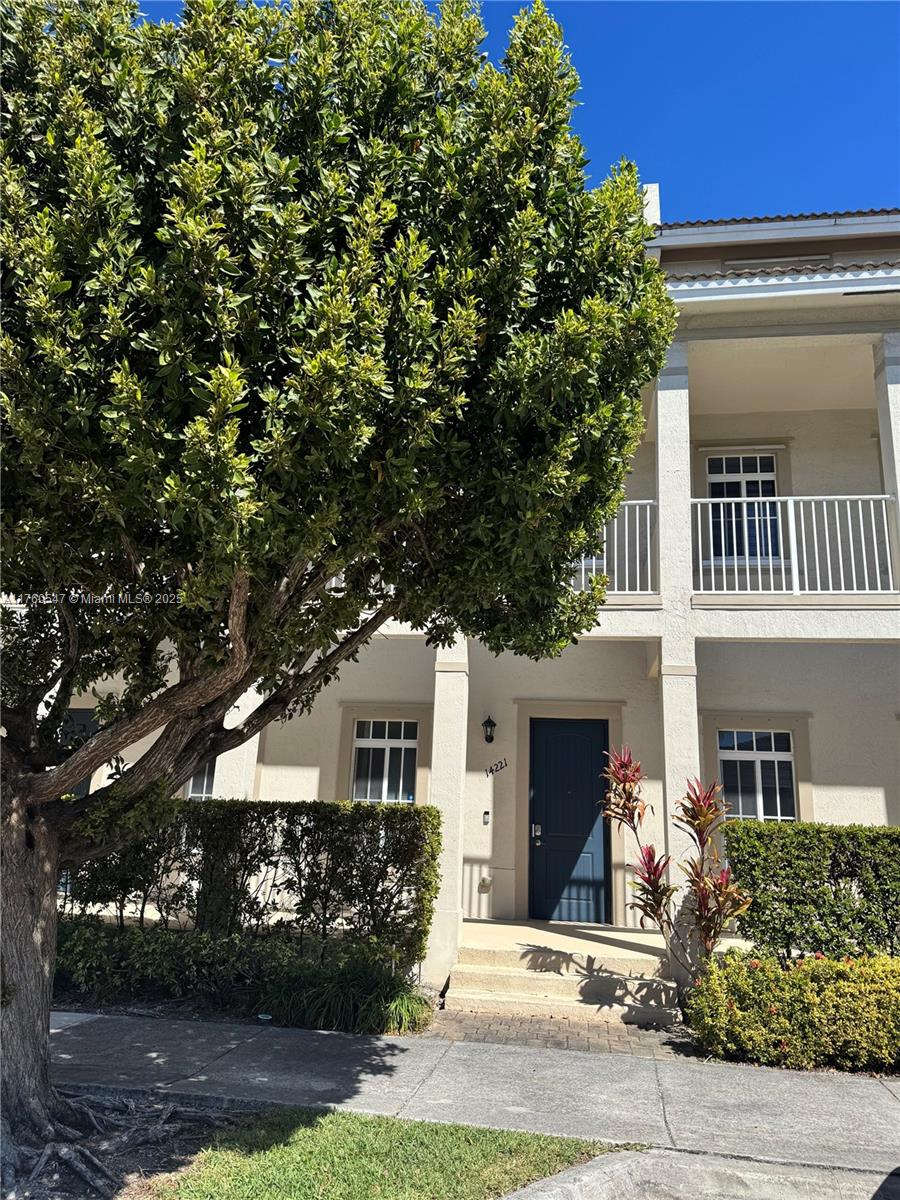 Property for Sale at 14221 Sw 274th St, Homestead, Miami-Dade County, Florida - Bedrooms: 4 
Bathrooms: 4  - $511,000