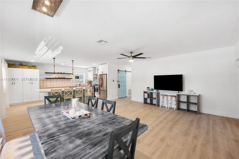 View photos, virtual tours, details... 1070 Tyler St Hollywood FL 33019