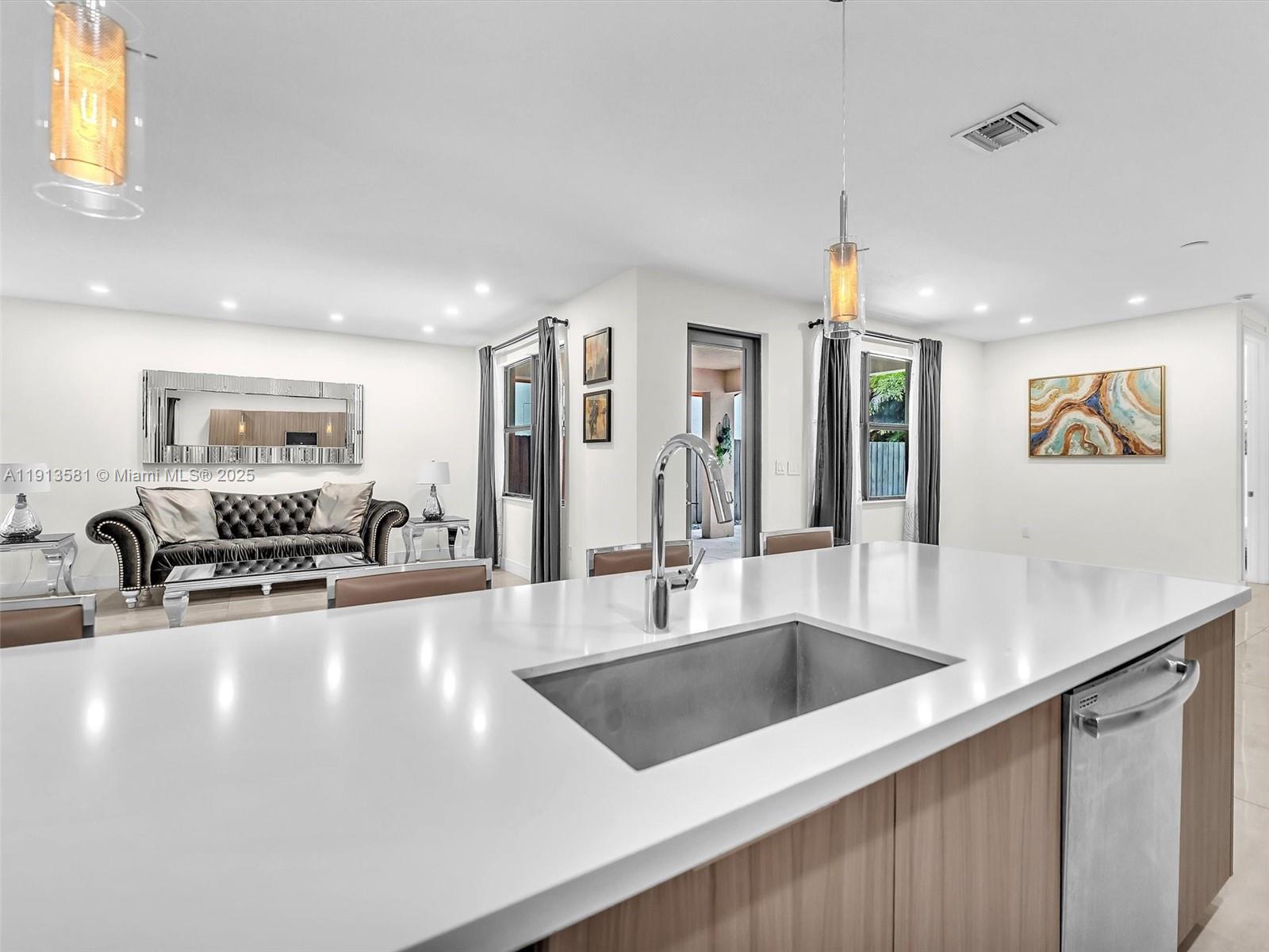 GRAND BAY SOUTH ESTATES - Residential Lease