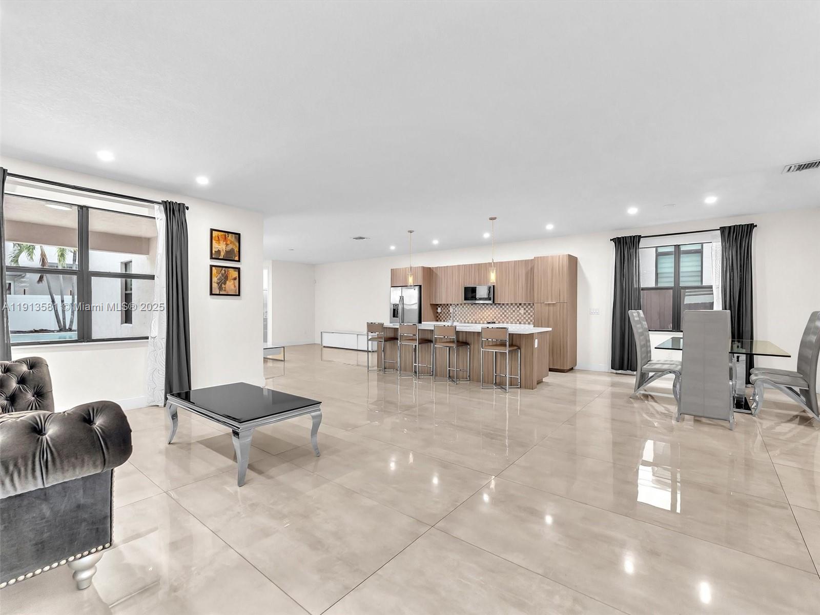 GRAND BAY SOUTH ESTATES - Residential Lease