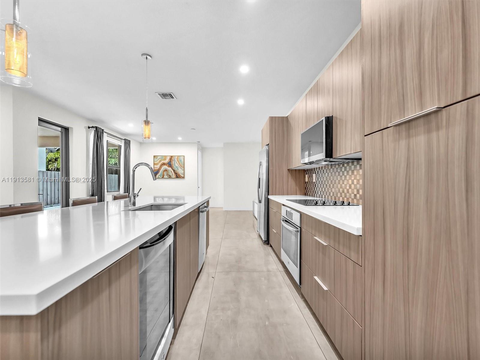 GRAND BAY SOUTH ESTATES - Residential Lease