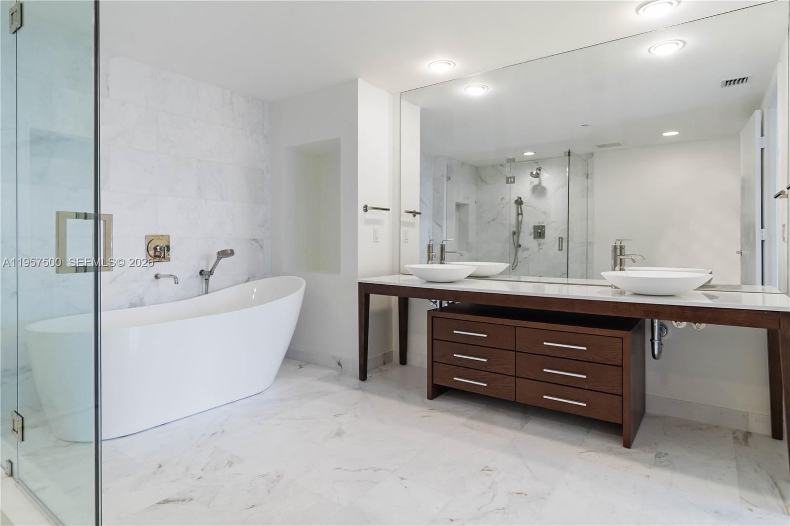 ICON BRICKELL NO TWO - Residential