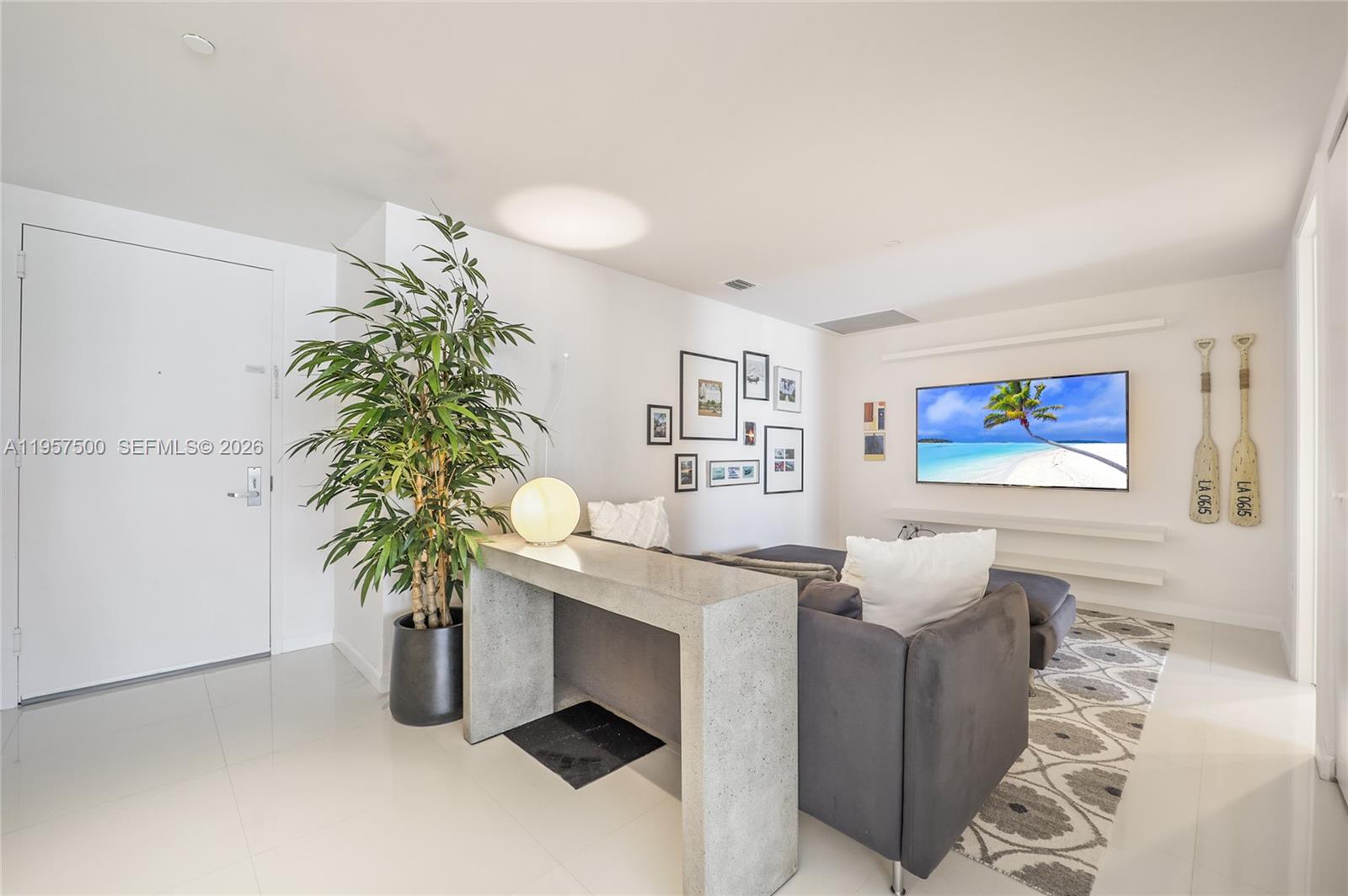 ICON BRICKELL NO TWO - Residential