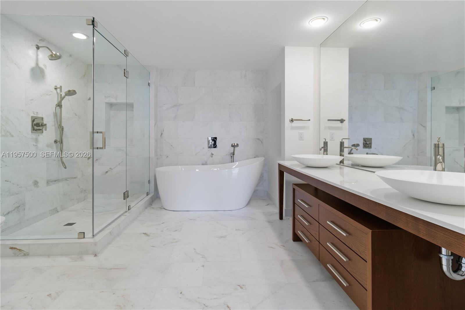 ICON BRICKELL NO TWO - Residential