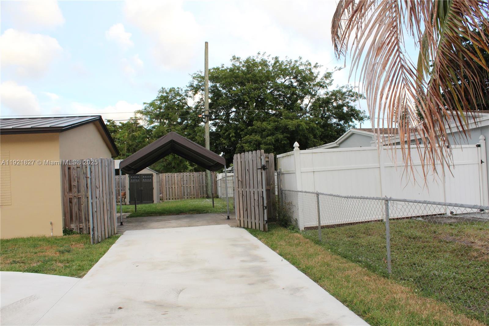 MIC-LIL ESTATES - Residential