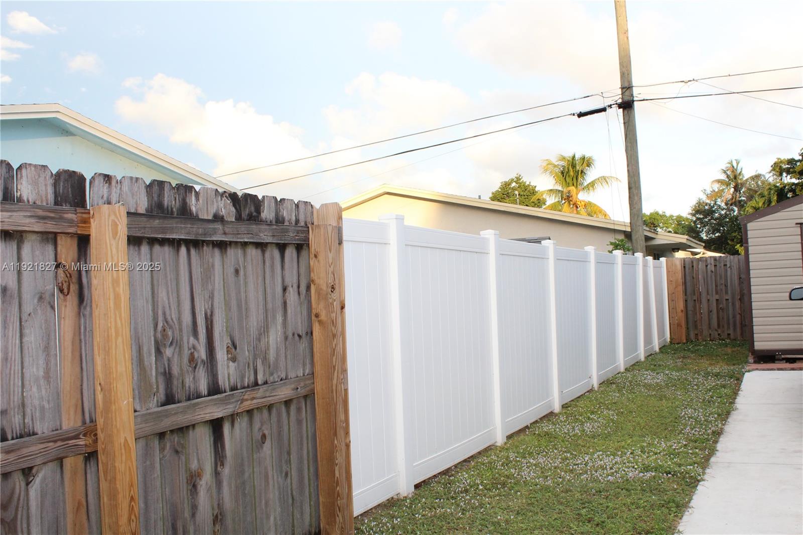 MIC-LIL ESTATES - Residential