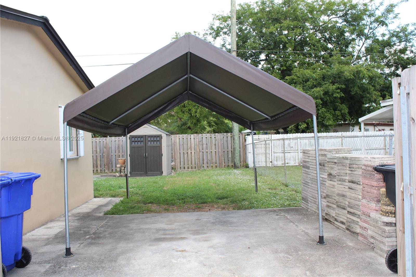 MIC-LIL ESTATES - Residential