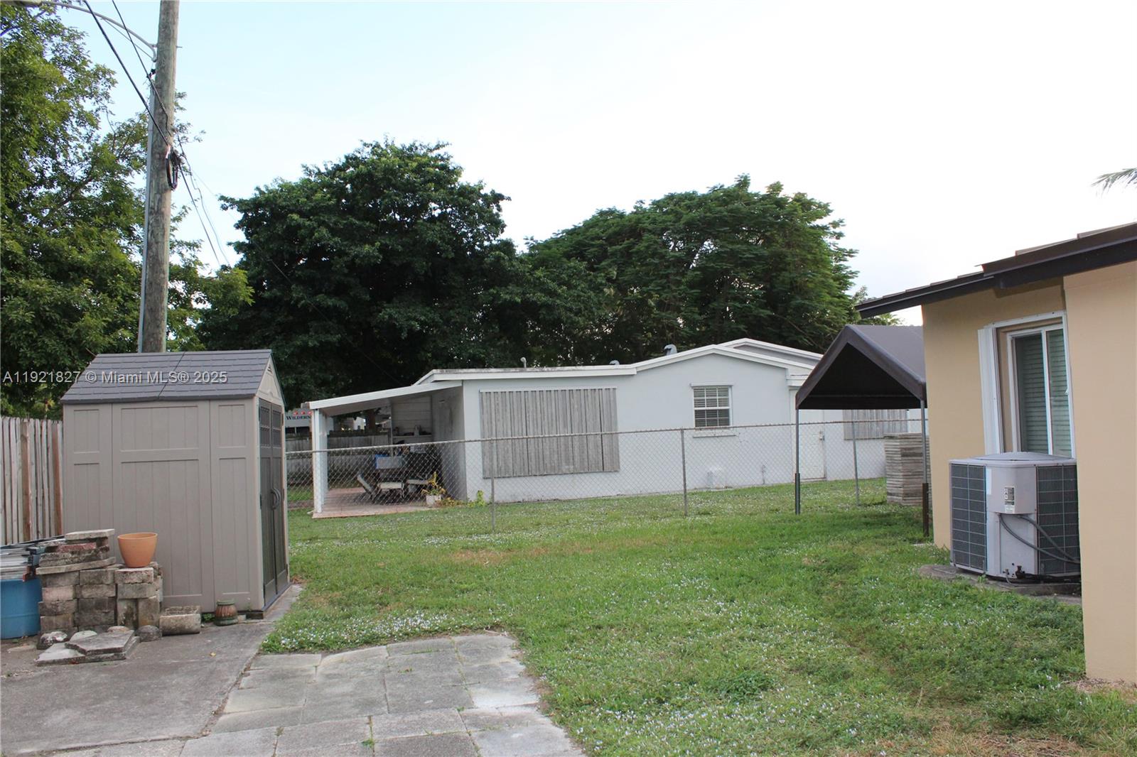 MIC-LIL ESTATES - Residential