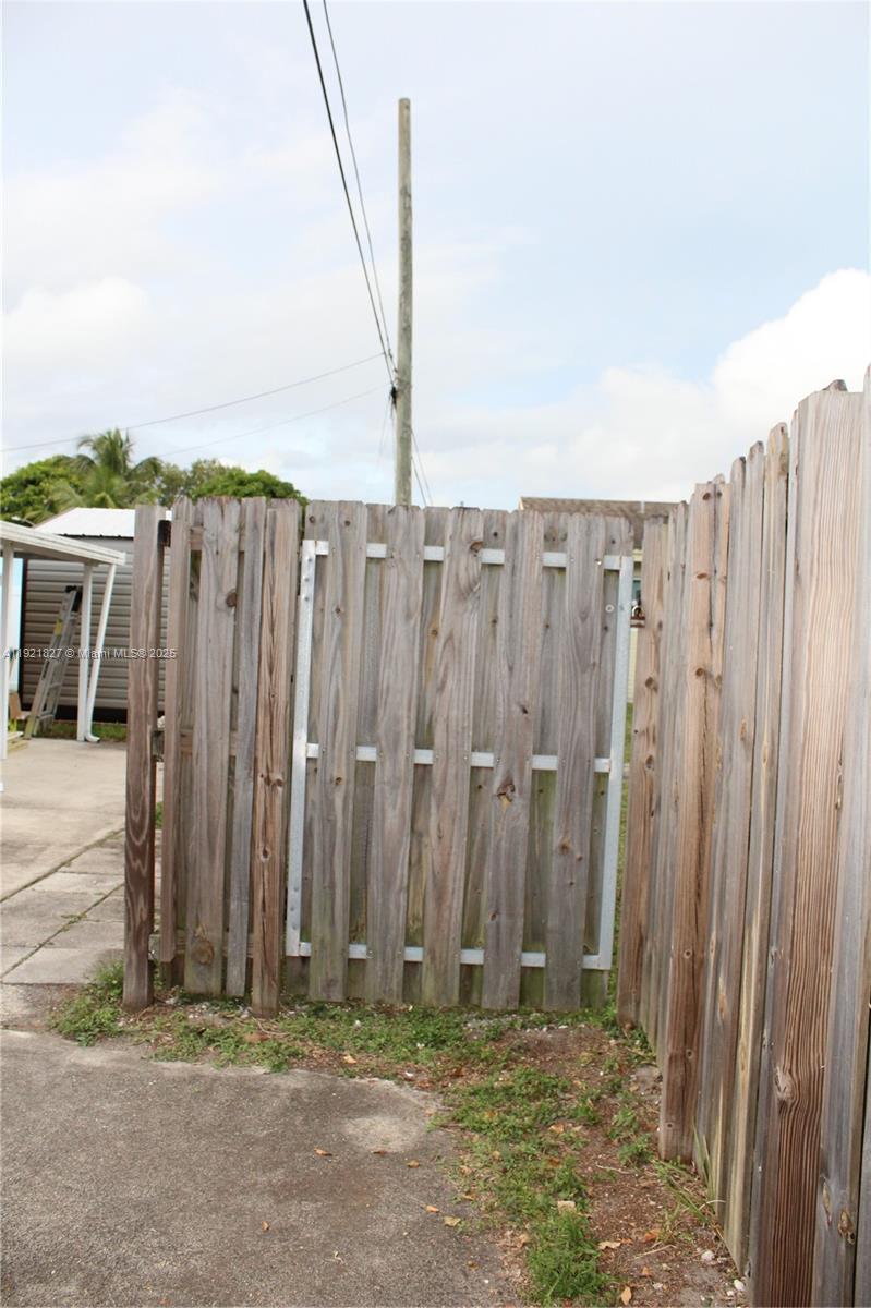 MIC-LIL ESTATES - Residential