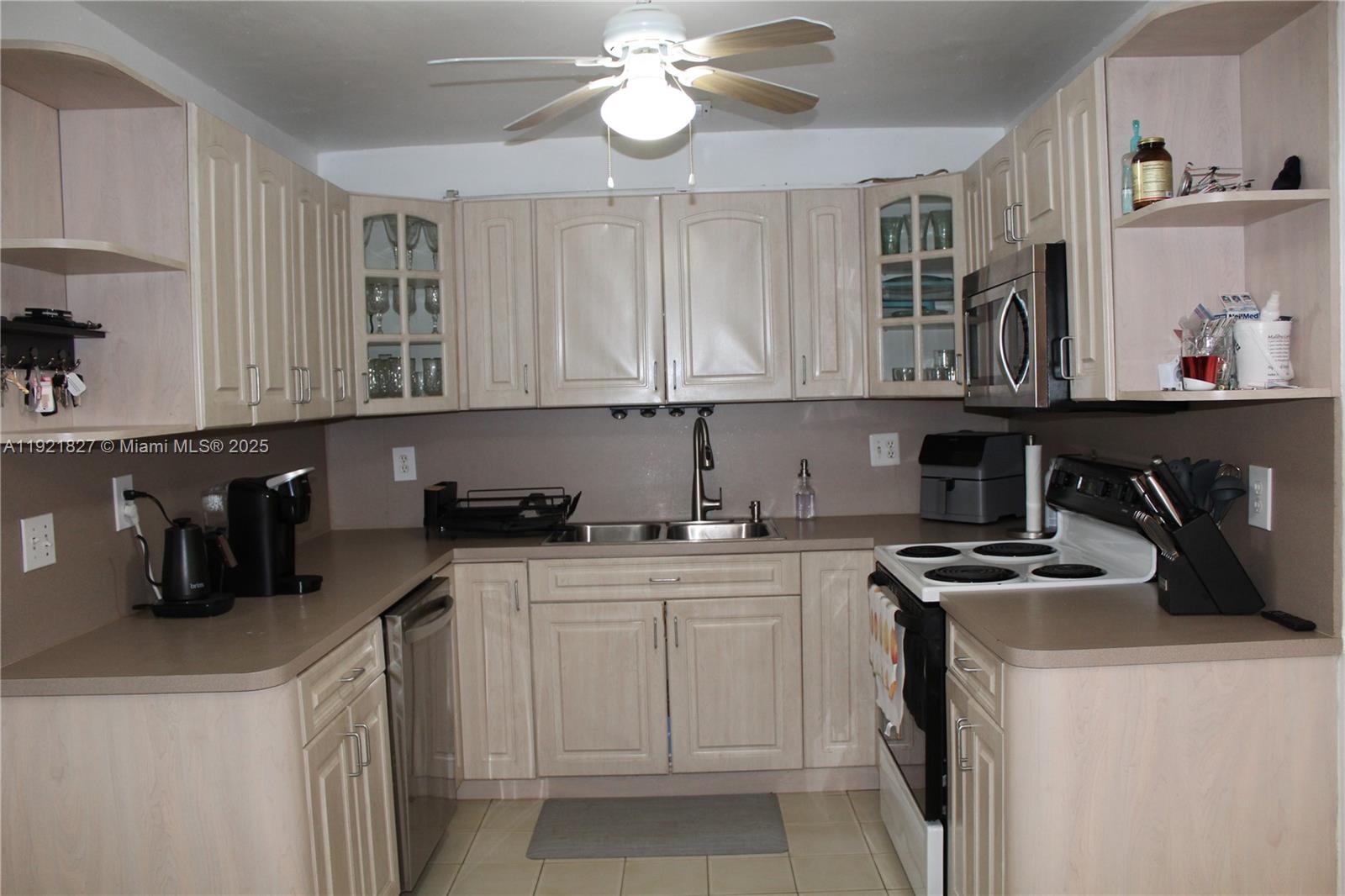 MIC-LIL ESTATES - Residential