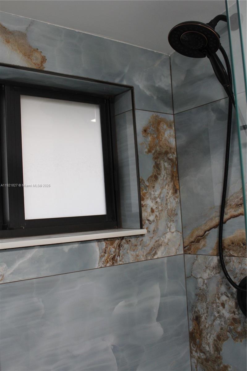 MIC-LIL ESTATES - Residential