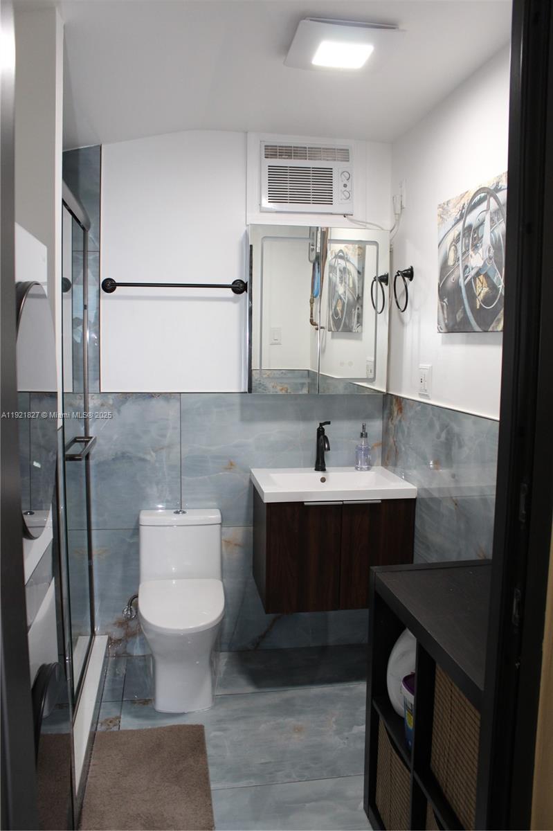 MIC-LIL ESTATES - Residential