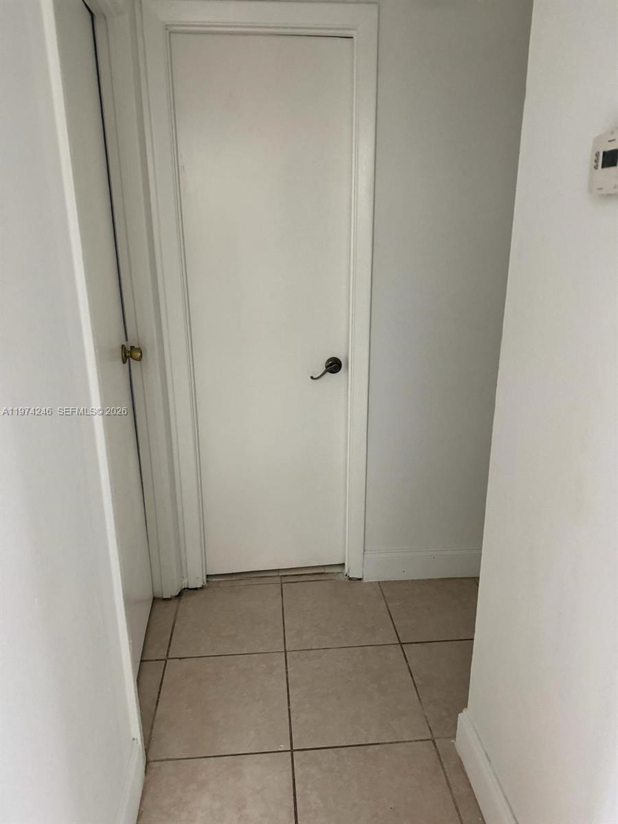 VENETIAN GARDENS AT COUNT - Residential Lease