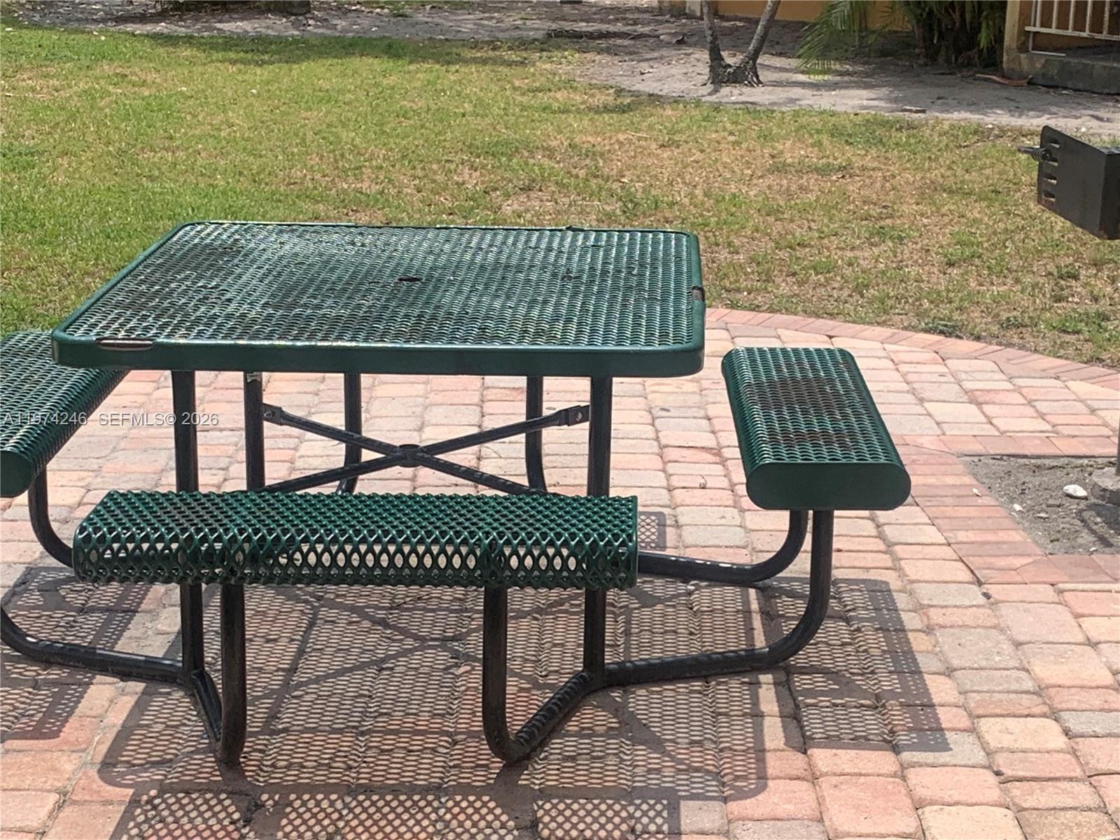 VENETIAN GARDENS AT COUNT - Residential Lease