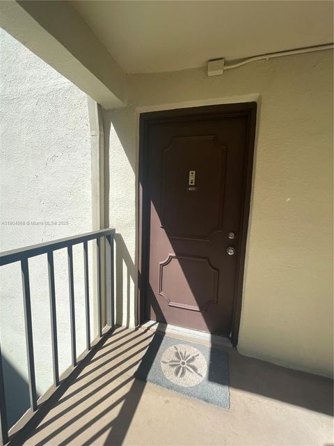 2312 S Cypress Bend Dr 410 Pompano Beach FL 33069