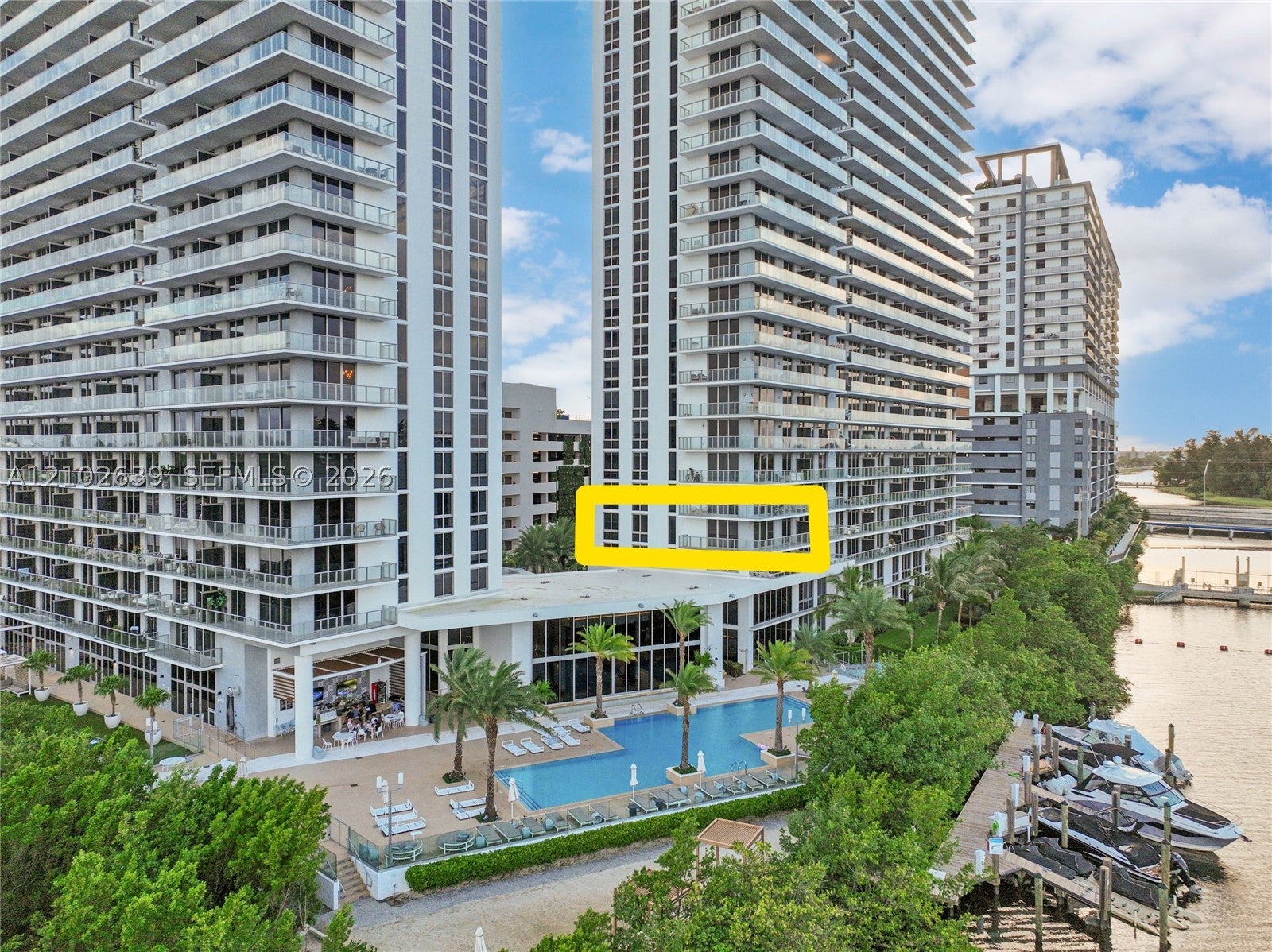 16385 Biscayne Blvd 407