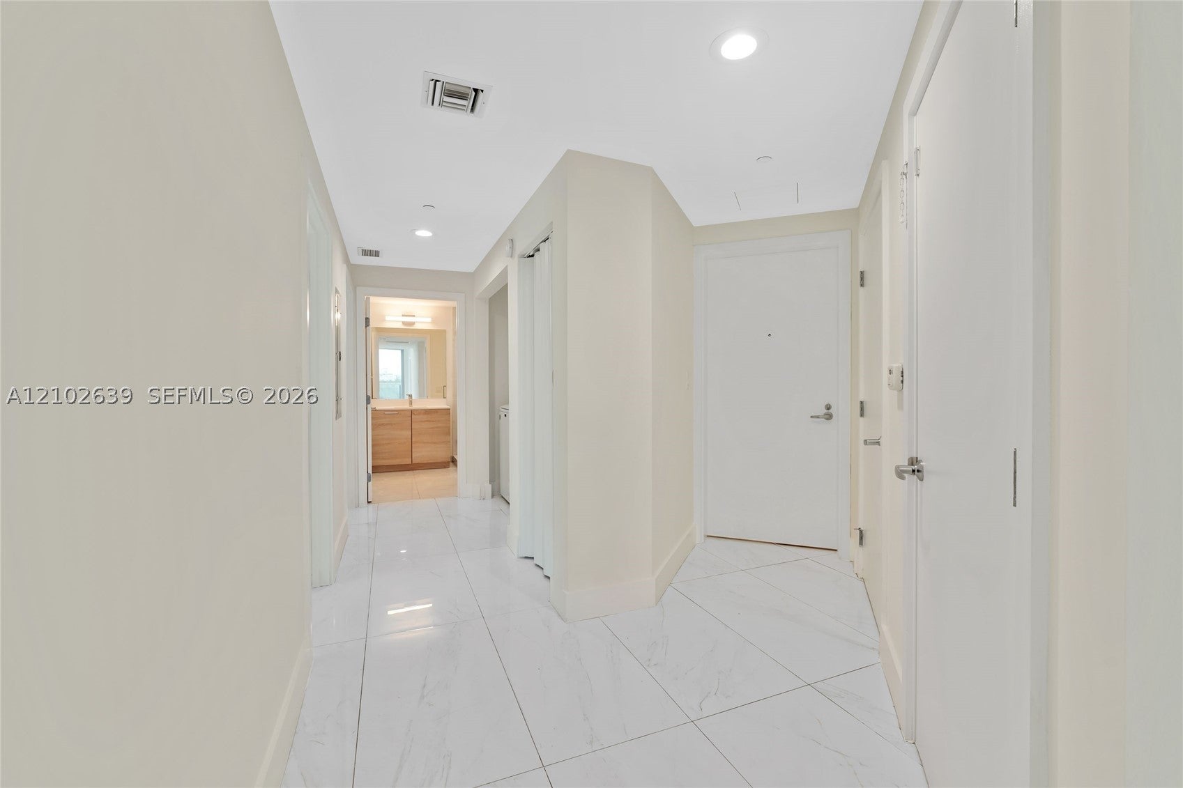 16385 Biscayne Blvd 407