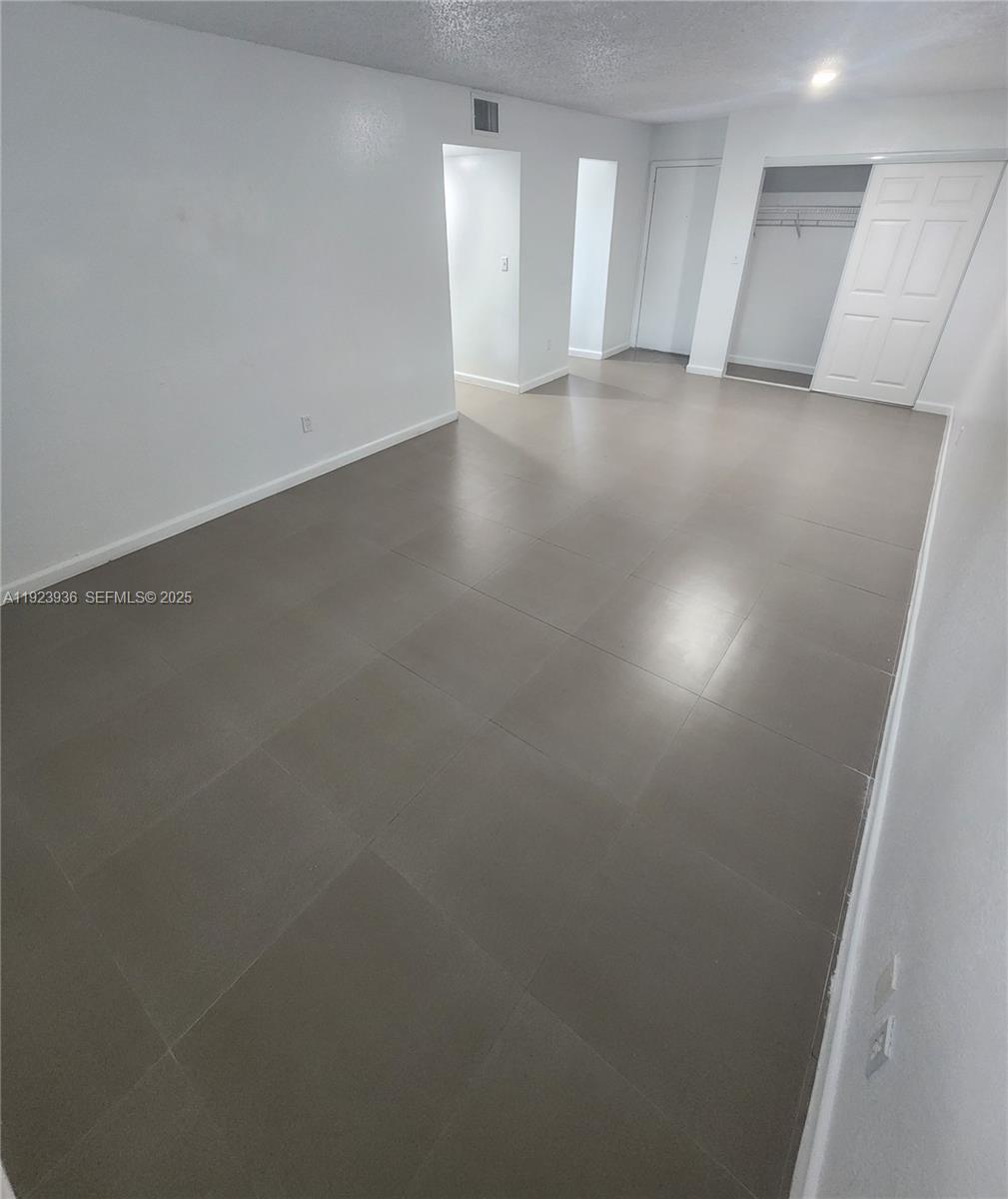 A A DOOLEY SUB - Residential Lease