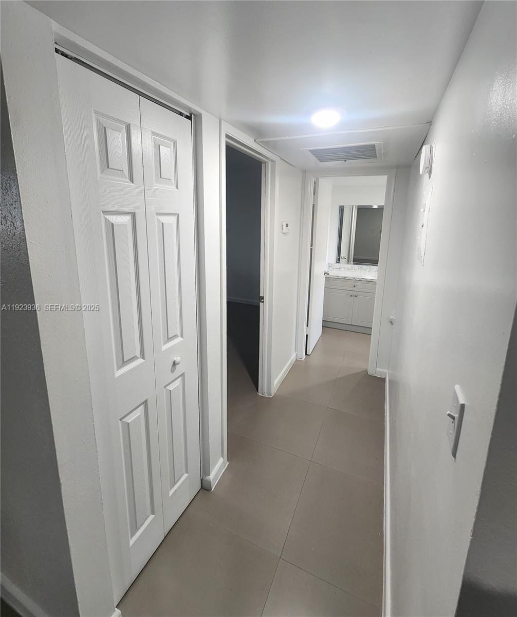 A A DOOLEY SUB - Residential Lease