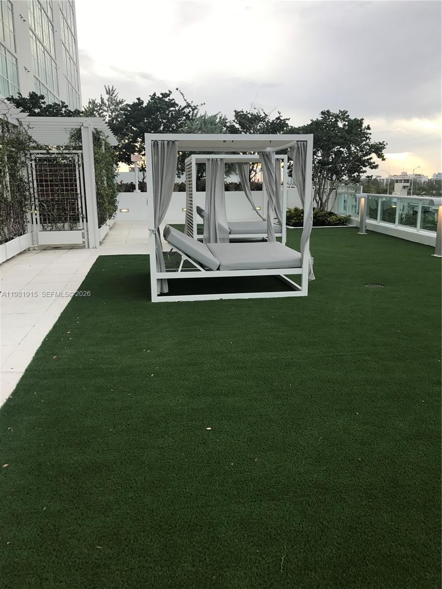 400 SUNNY ISLES CONDO WES - Residential