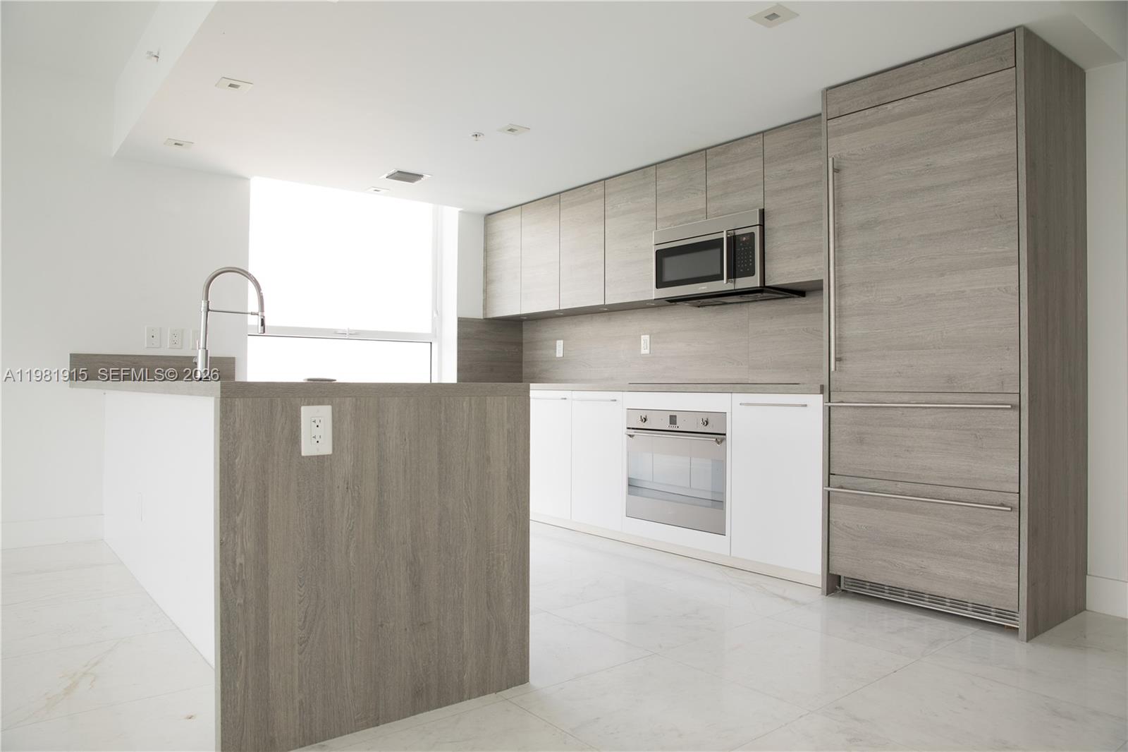 400 SUNNY ISLES CONDO WES - Residential