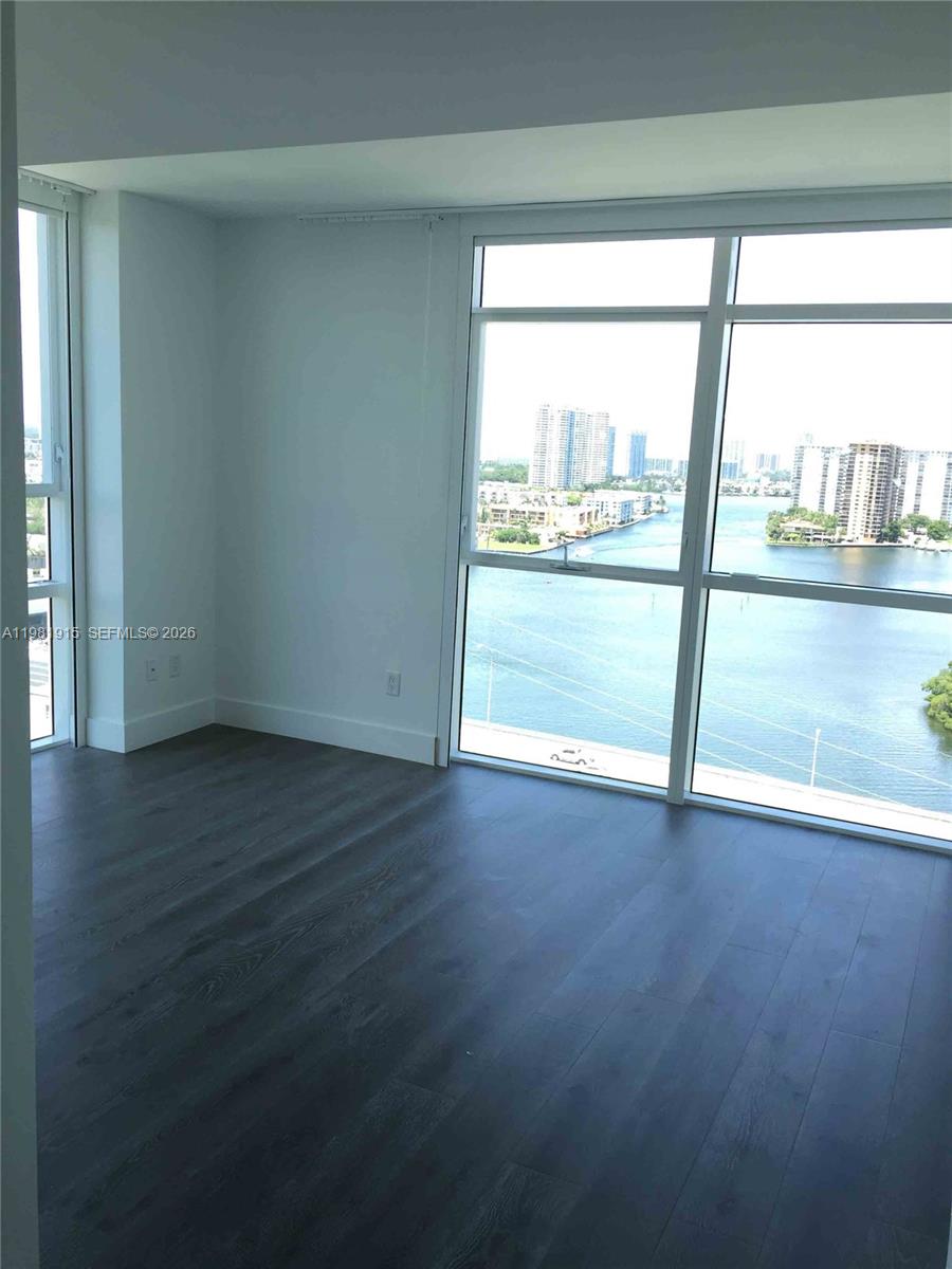 400 SUNNY ISLES CONDO WES - Residential