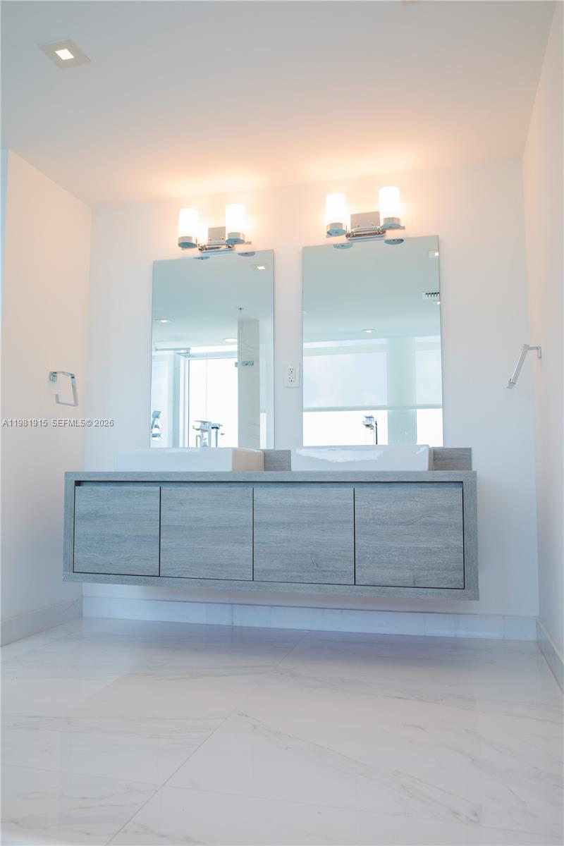 400 SUNNY ISLES CONDO WES - Residential