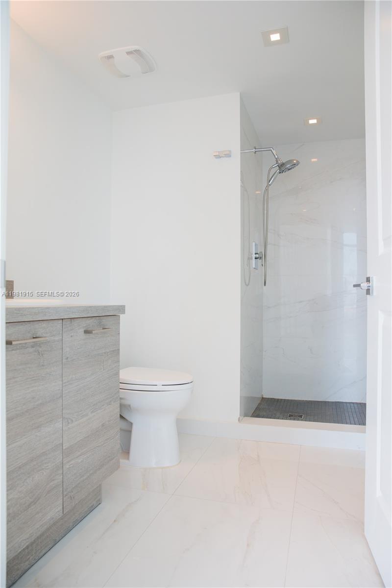 400 SUNNY ISLES CONDO WES - Residential