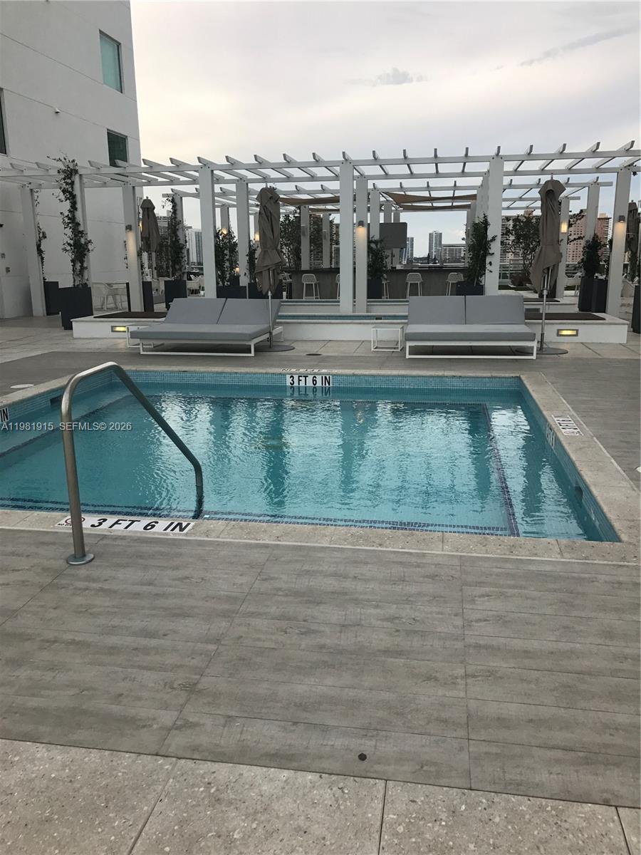 400 SUNNY ISLES CONDO WES - Residential