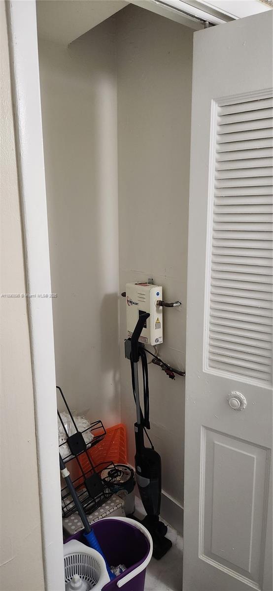 CORAL GATE WEST CONDO - Residential Lease