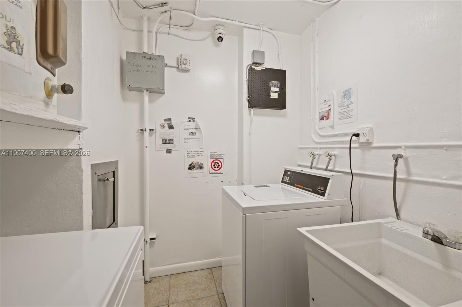 PLAZA TOWERS NORTH CONDO - Residential