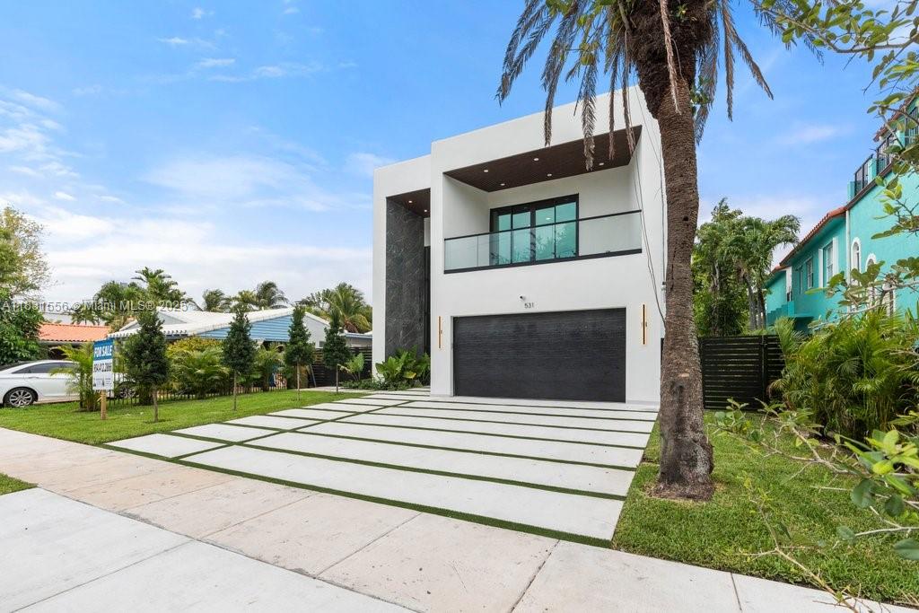 531 NE 10th Ave