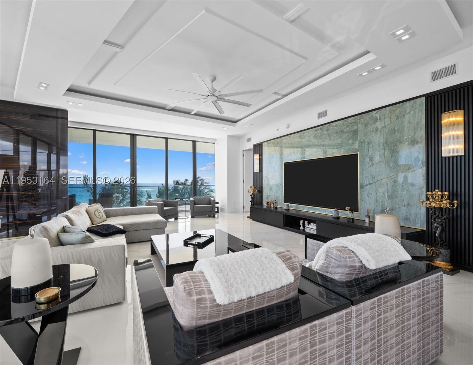 18975 Collins Ave 400+ Cabana