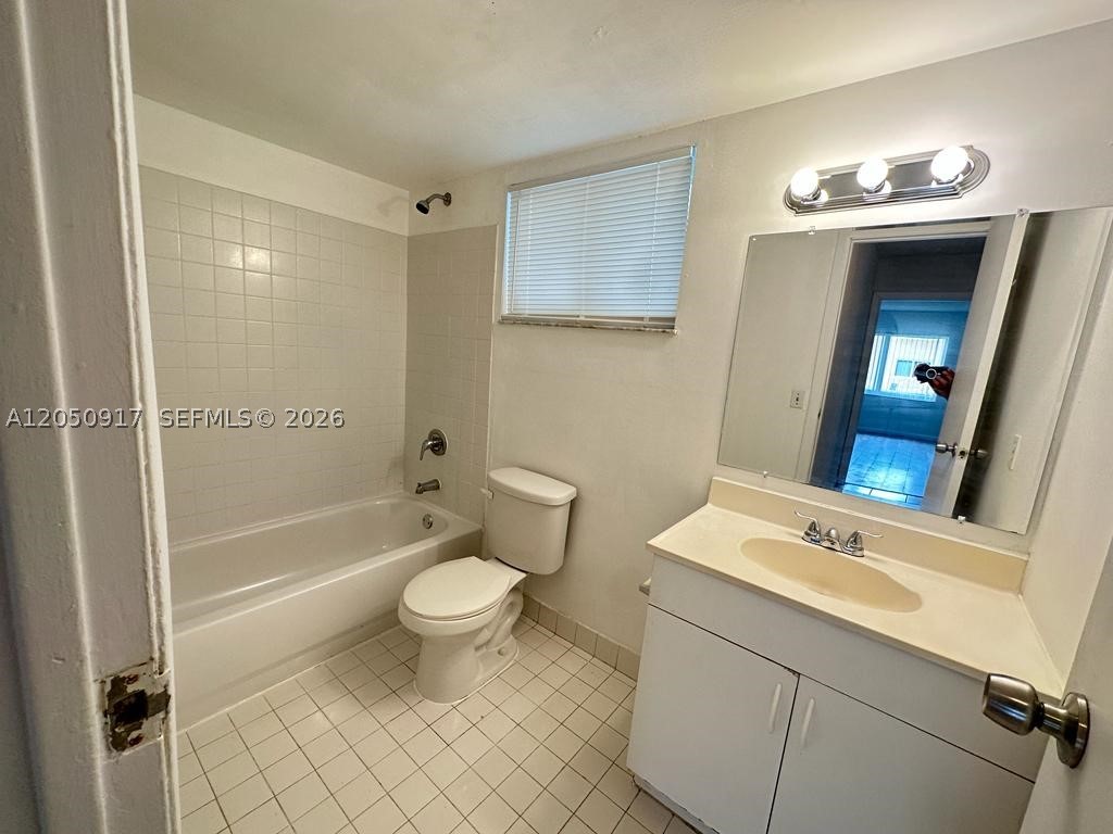 505 NW 177th St 111